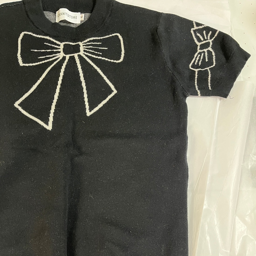 Oxknit NWOT Black Crew Neck Sweater with Bows Medium short sleeve 100% cotton